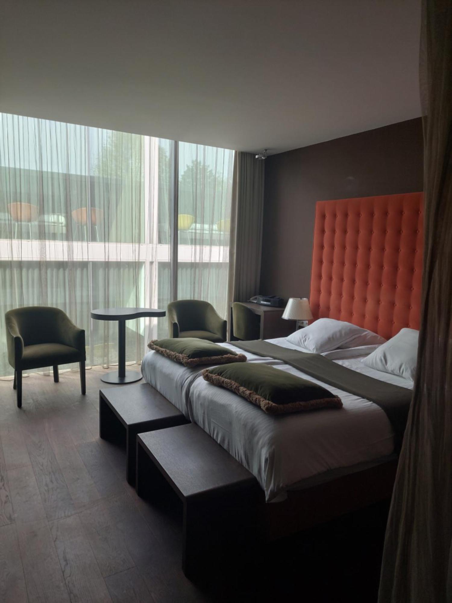 D-Hotel Kortrijk Bagian luar foto