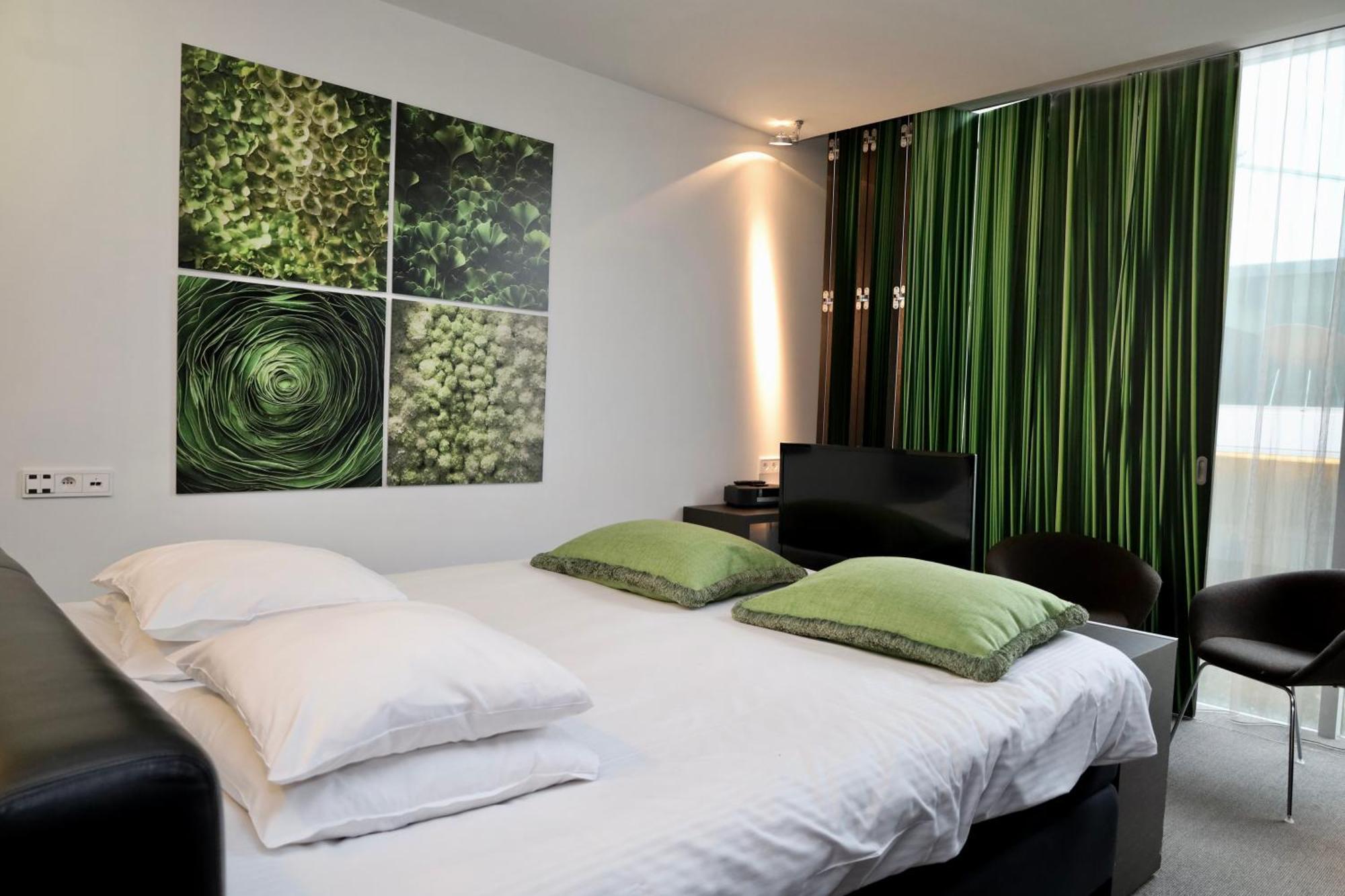 D-Hotel Kortrijk Bagian luar foto