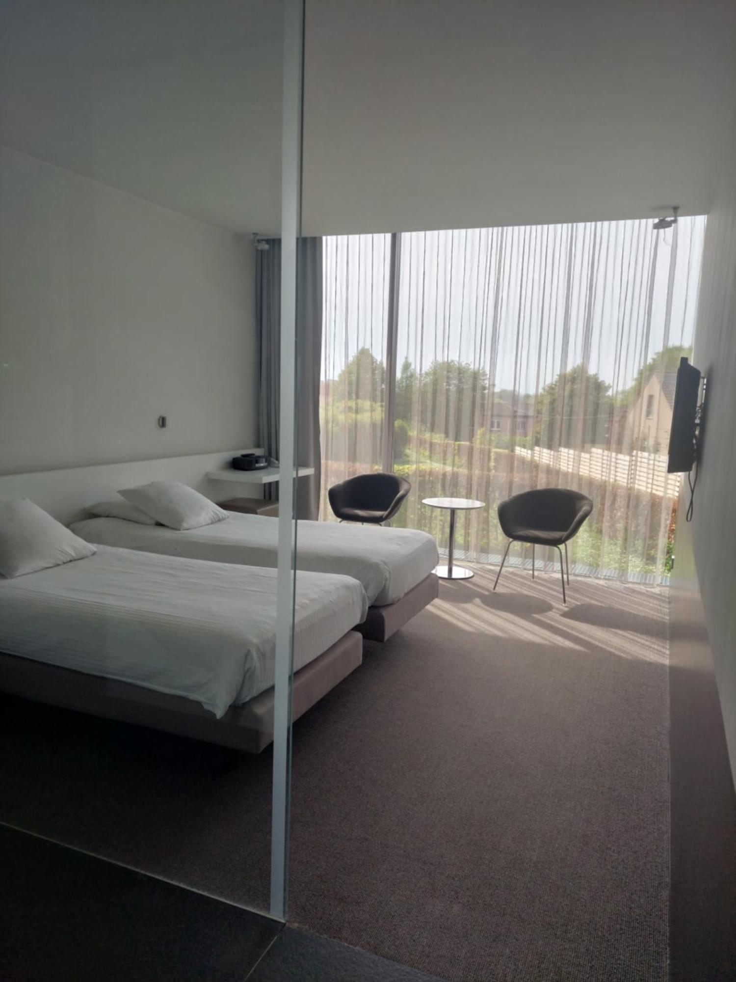 D-Hotel Kortrijk Bagian luar foto