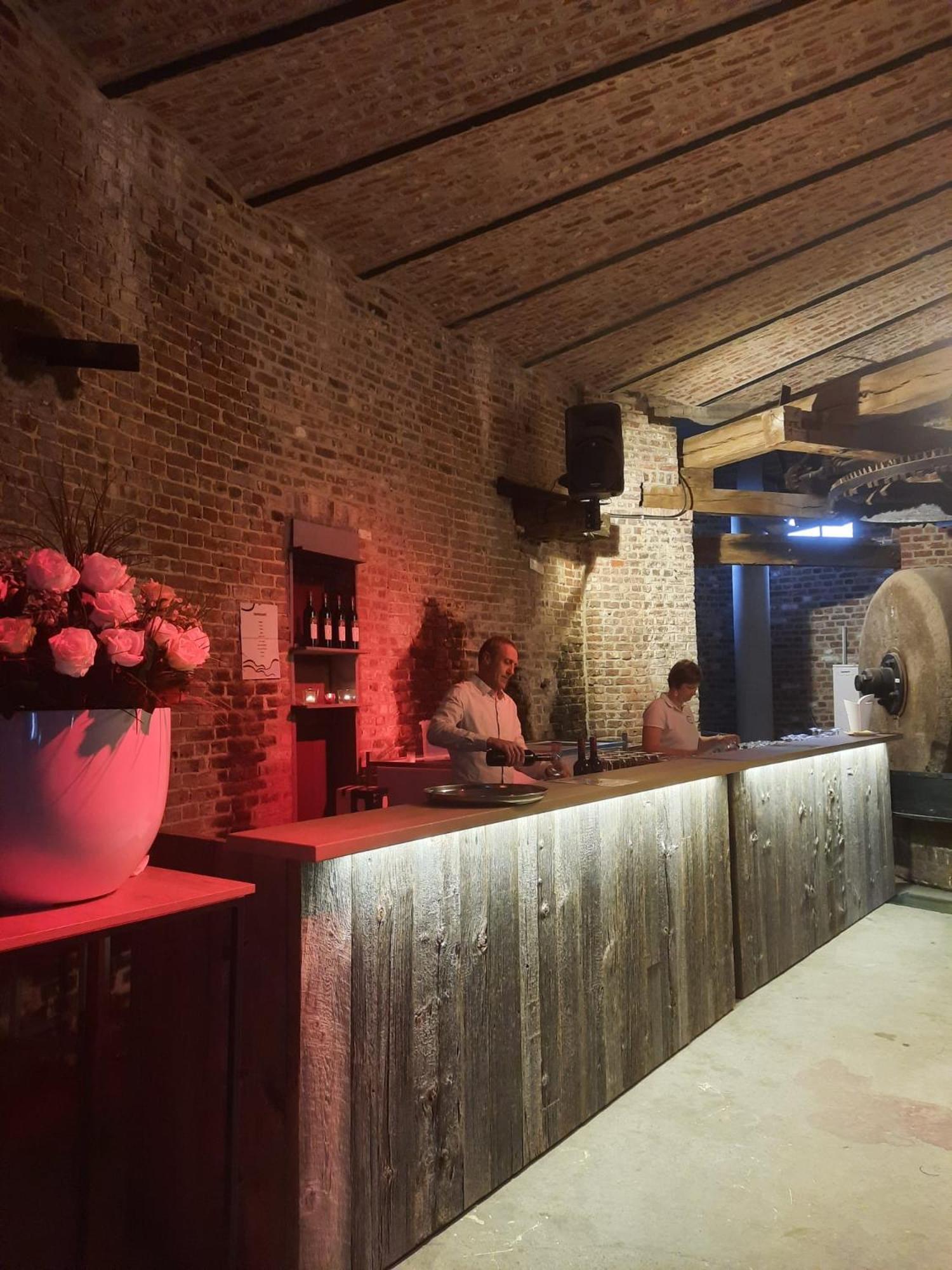 D-Hotel Kortrijk Bagian luar foto