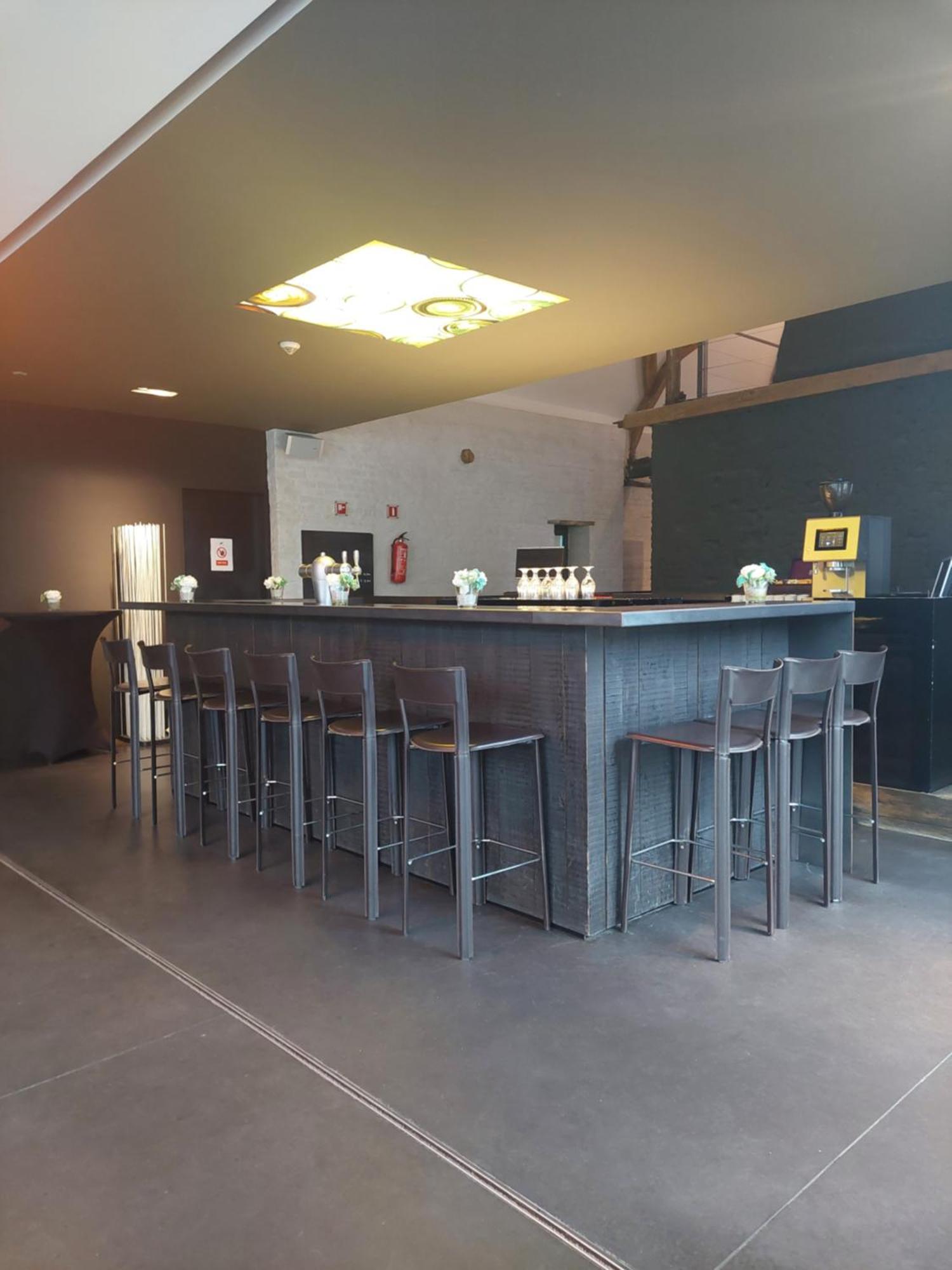 D-Hotel Kortrijk Bagian luar foto