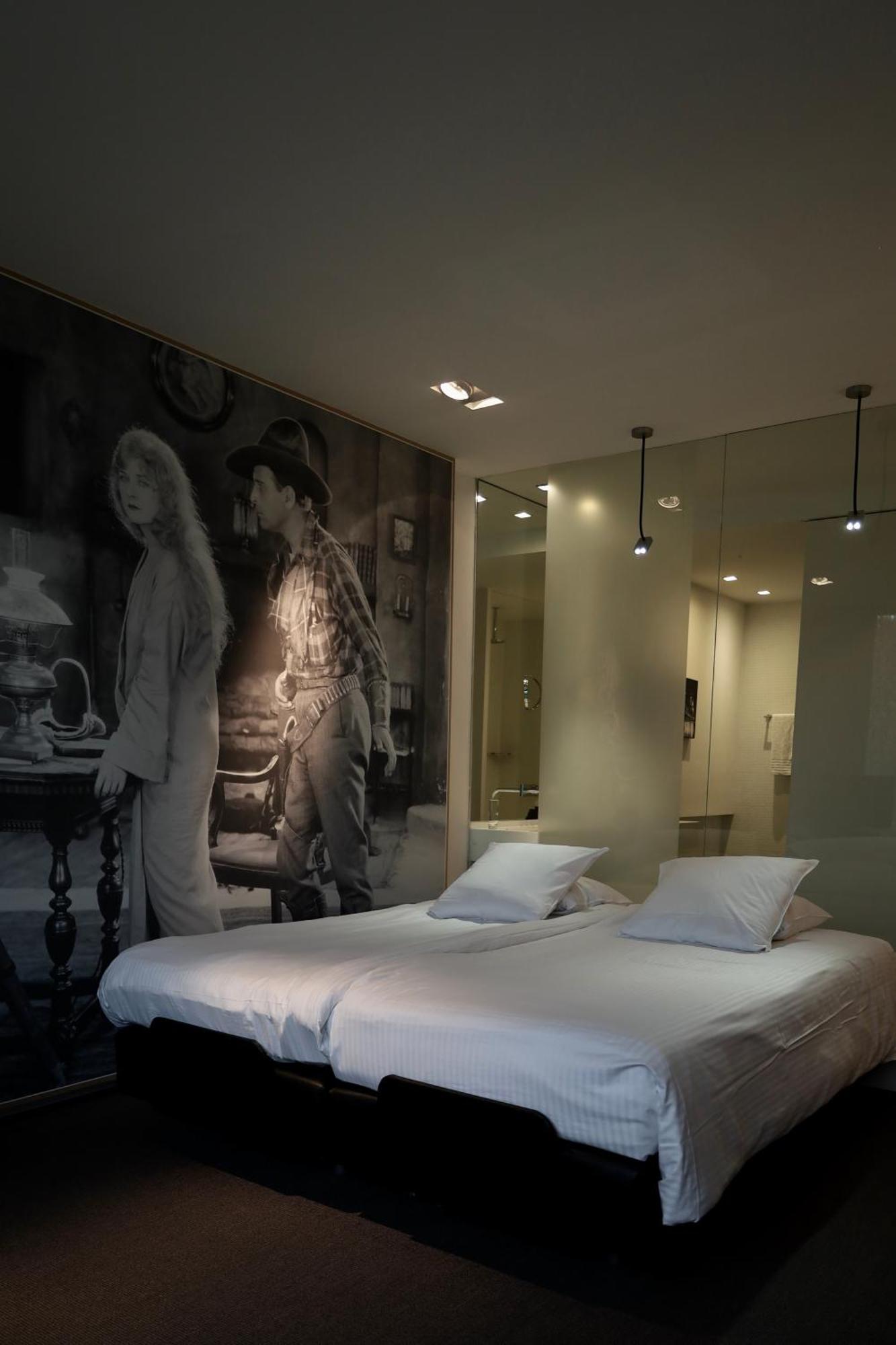 D-Hotel Kortrijk Bagian luar foto