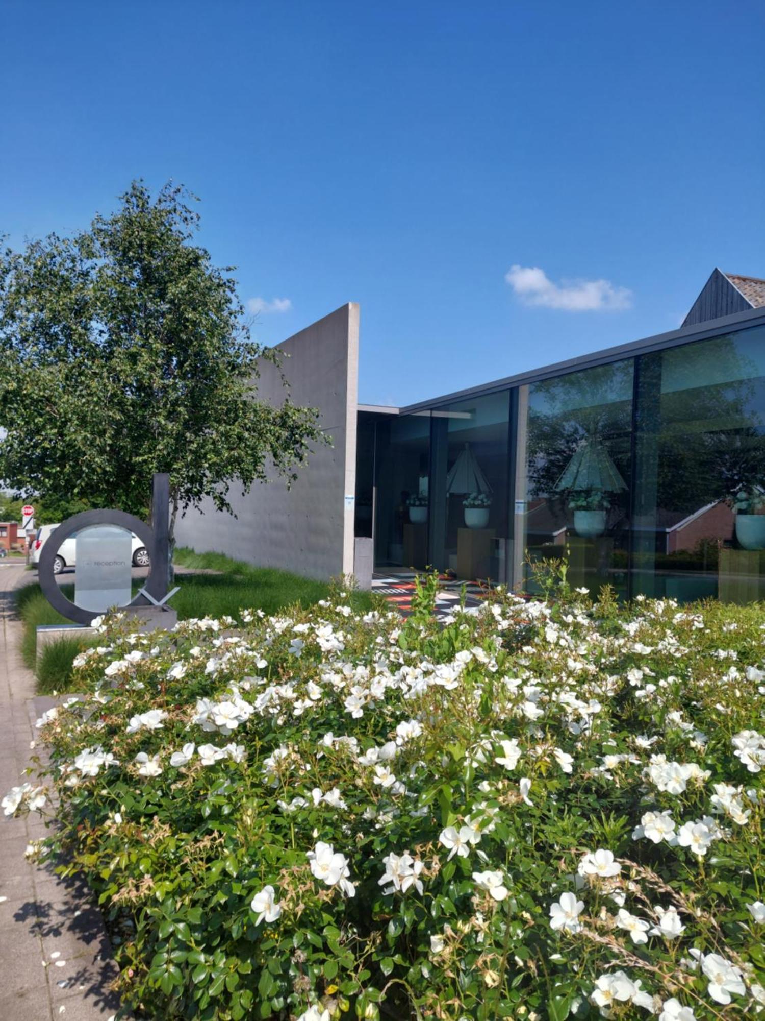 D-Hotel Kortrijk Bagian luar foto